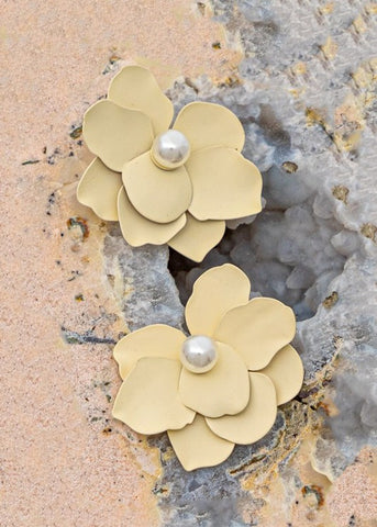 Cream and Pearl Flower Stud Earrings